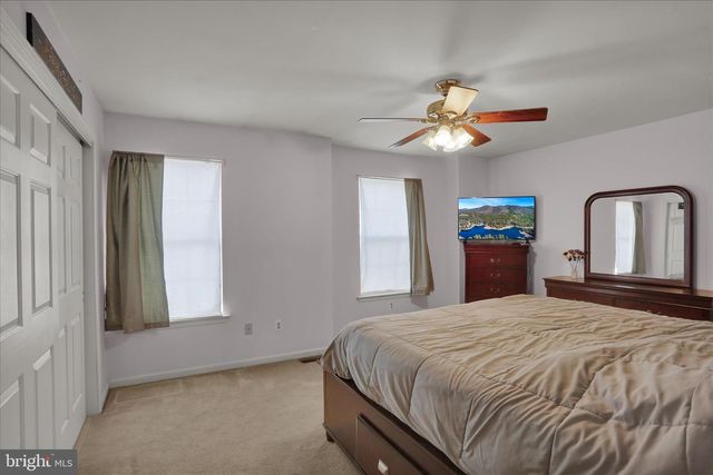 664 WALNUT TREE DR, Blandon, PA 19510