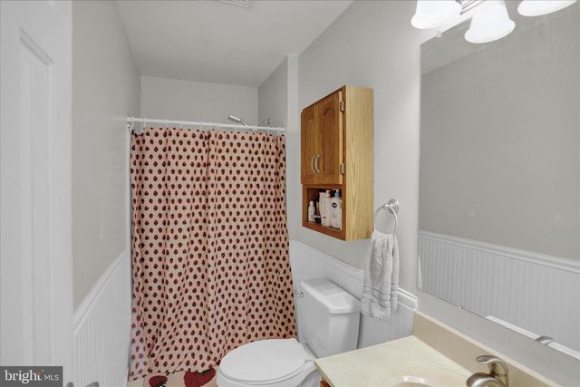 664 WALNUT TREE DR, Blandon, PA 19510
