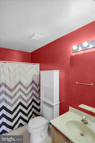 664 WALNUT TREE DR, Blandon, PA 19510