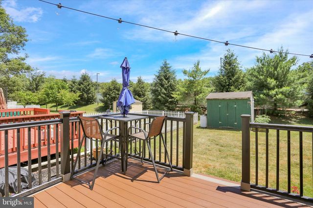664 WALNUT TREE DR, Blandon, PA 19510