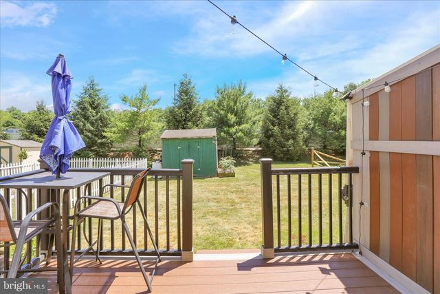 664 WALNUT TREE DR, Blandon, PA 19510