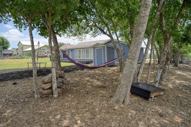 250 Shelley LN, San Marcos, TX 78666