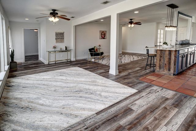 250 Shelley LN, San Marcos, TX 78666