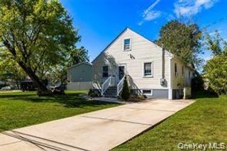 49 Elizabeth Street, Roosevelt, NY 11575