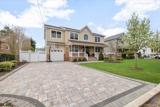 111 Charles Street B, Massapequa, NY 11758