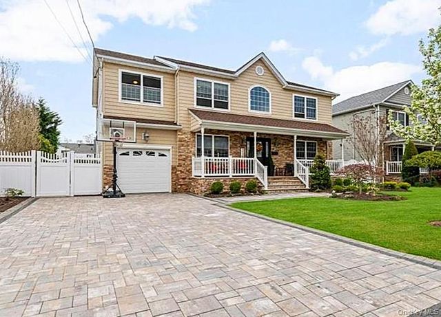111 Charles Street B, Massapequa, NY 11758