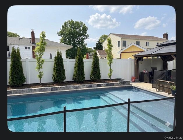 111 Charles Street B, Massapequa, NY 11758
