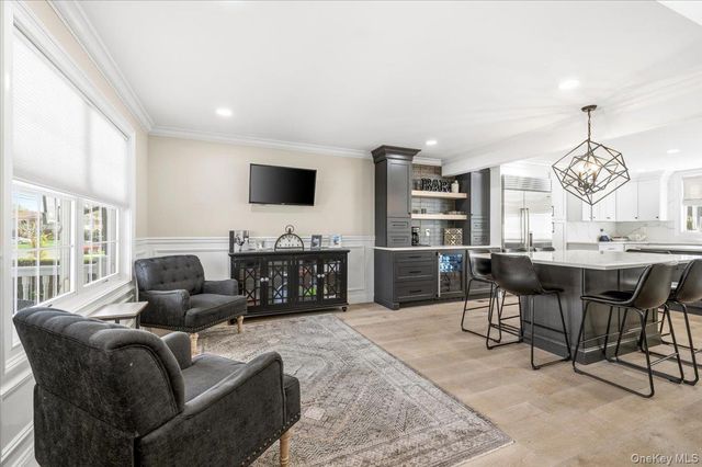 111 Charles Street B, Massapequa, NY 11758
