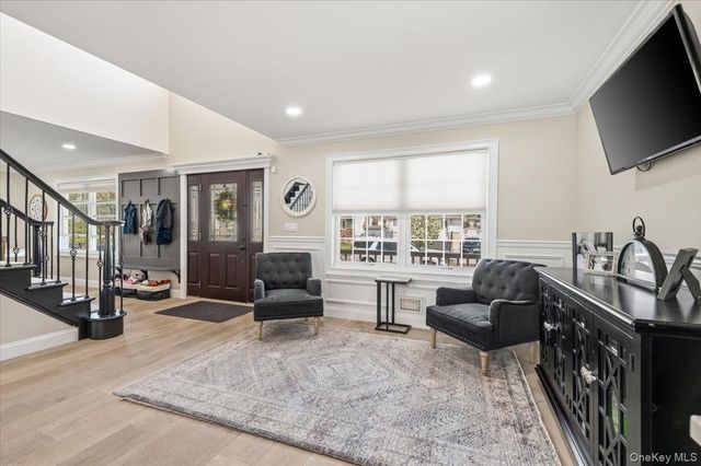 111 Charles Street B, Massapequa, NY 11758