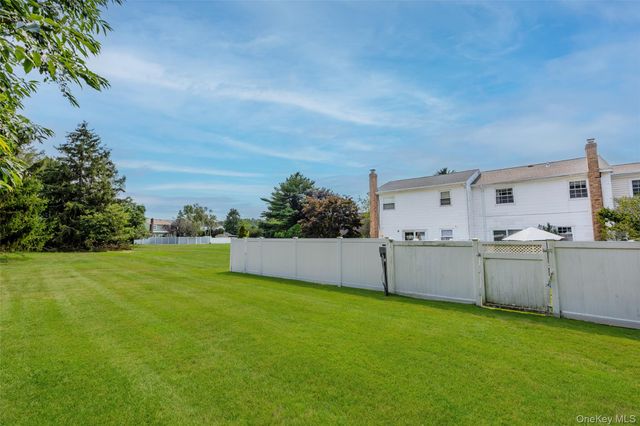 11 Monitor Court, Coram, NY 11727