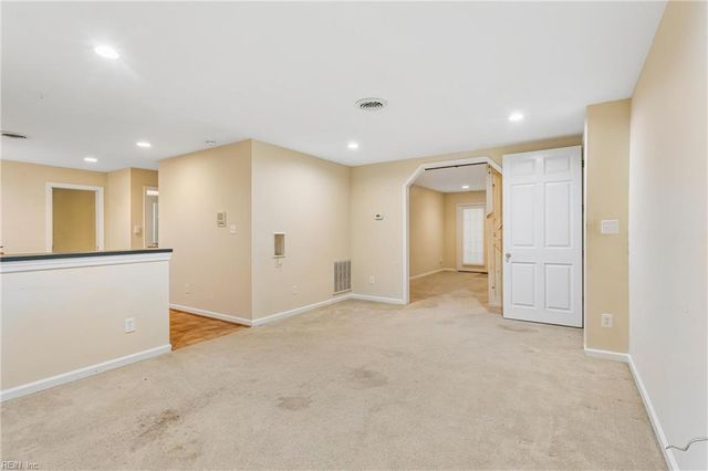 112 Woodhall Spa, Williamsburg, VA 23188