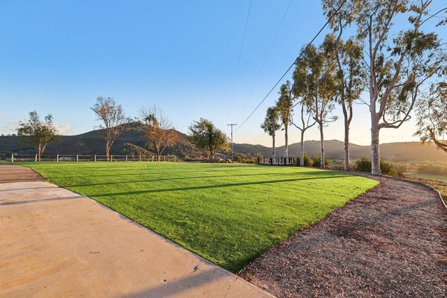 26086 Bear Valley Heights Road 4, Escondido, CA 92027