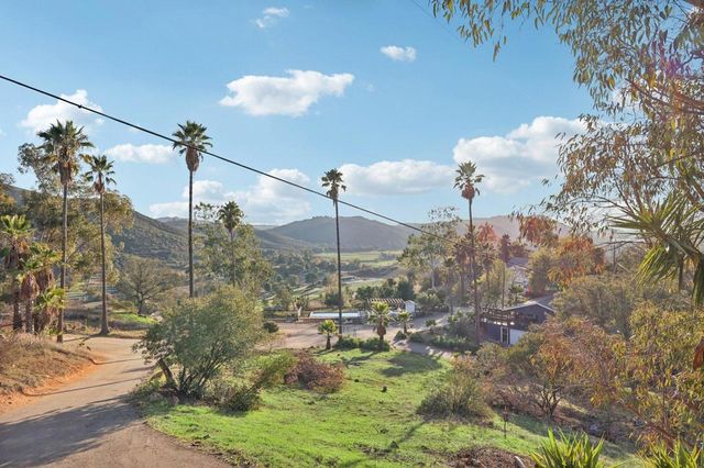 26086 Bear Valley Heights Road 4, Escondido, CA 92027