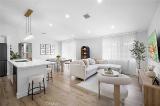 11300 Foothill Boulevard 63, Lakeview Terrace, CA 91342