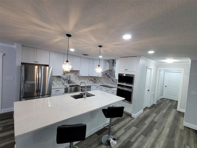 4002 THONOTOSASSA ROAD, Plant City, FL 33565