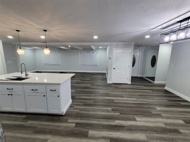 4002 THONOTOSASSA ROAD, Plant City, FL 33565