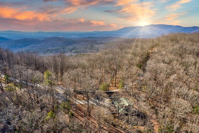 15 Mount Laurel Way, Blue Ridge, GA 30513