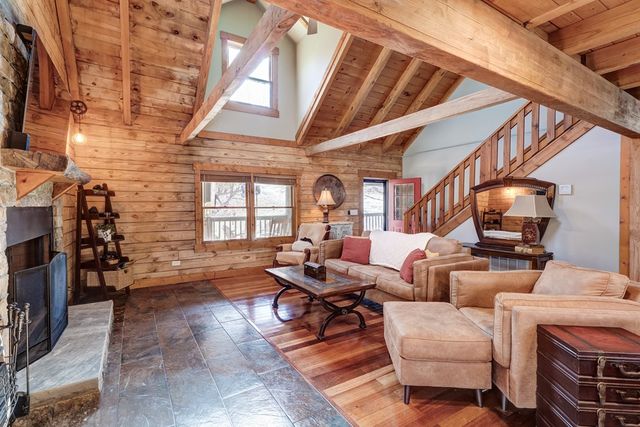 15 Mount Laurel Way, Blue Ridge, GA 30513