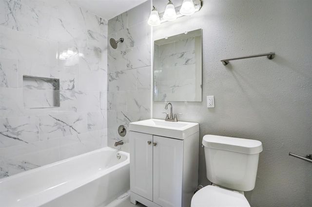 1236 San Felipe Street, Angleton, TX 77515
