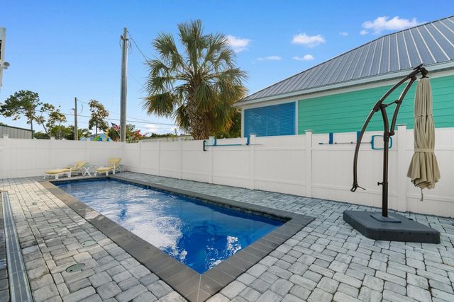 1416 S Poplar Dr., Surfside Beach, SC 29575