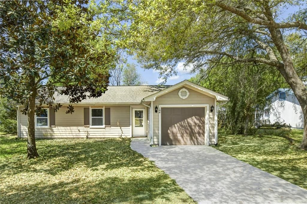 104 Green Acre Court N, Kingsland, GA 31548