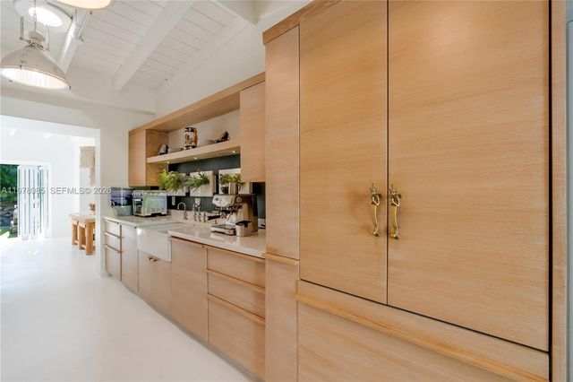 330 Gulf Rd, Key Biscayne, FL 33149