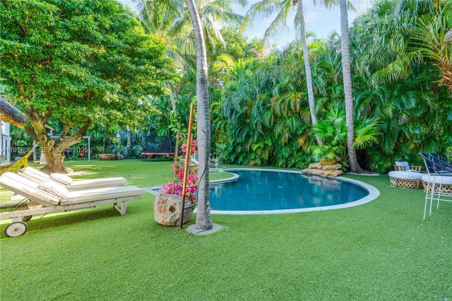 330 Gulf Rd, Key Biscayne, FL 33149