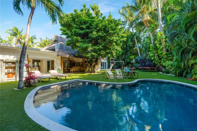 330 Gulf Rd, Key Biscayne, FL 33149