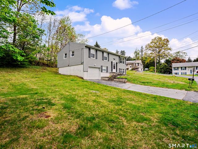 11 Hale Drive, Ansonia, CT 06401