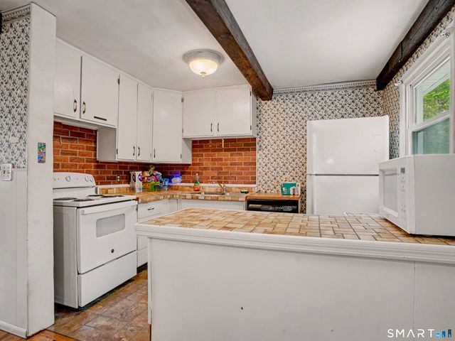 11 Hale Drive, Ansonia, CT 06401