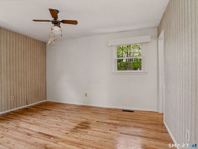 11 Hale Drive, Ansonia, CT 06401