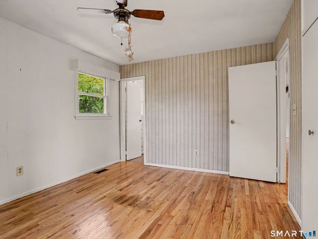 11 Hale Drive, Ansonia, CT 06401