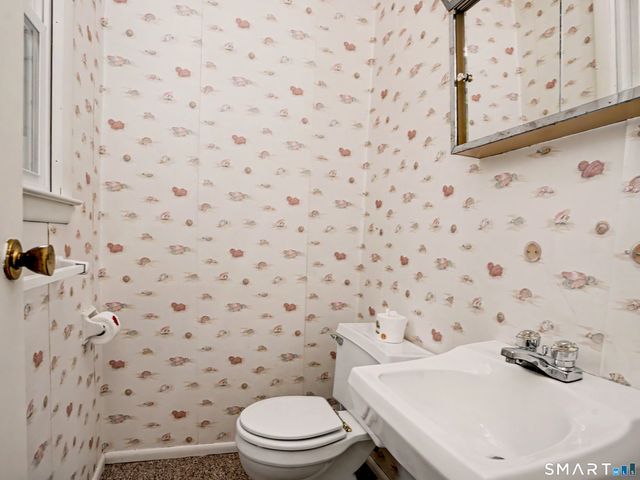 11 Hale Drive, Ansonia, CT 06401