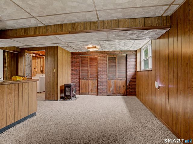 11 Hale Drive, Ansonia, CT 06401