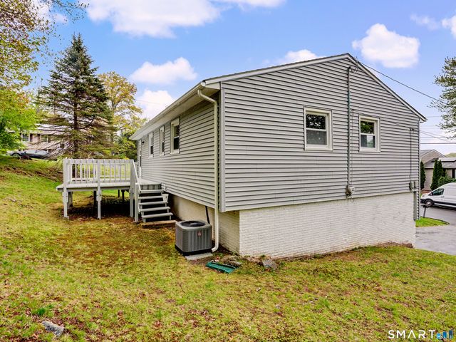 11 Hale Drive, Ansonia, CT 06401