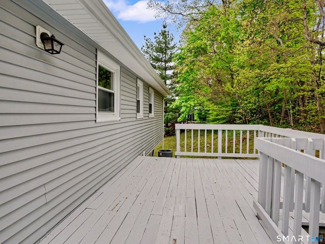 11 Hale Drive, Ansonia, CT 06401