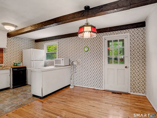 11 Hale Drive, Ansonia, CT 06401