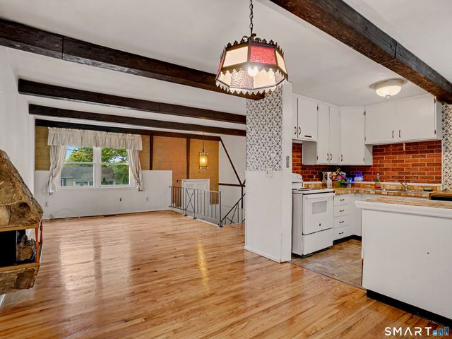 11 Hale Drive, Ansonia, CT 06401