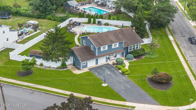 1 Meadowbrook Drive, Howell, NJ 07731