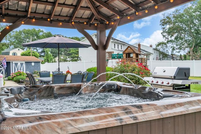 1 Meadowbrook Drive, Howell, NJ 07731