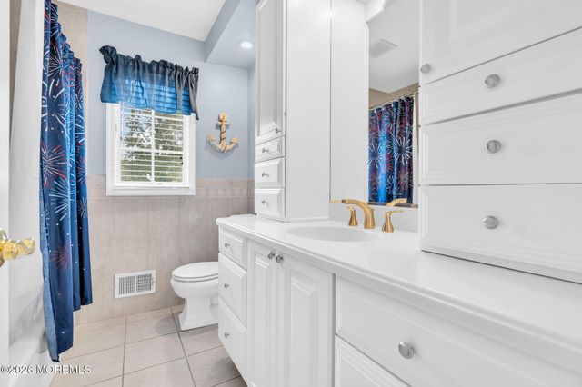 1 Meadowbrook Drive, Howell, NJ 07731