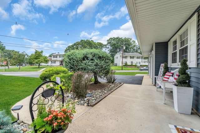 1 Meadowbrook Drive, Howell, NJ 07731