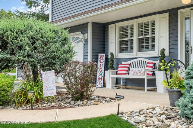 1 Meadowbrook Drive, Howell, NJ 07731