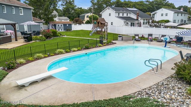 1 Meadowbrook Drive, Howell, NJ 07731