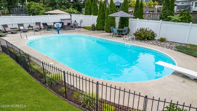 1 Meadowbrook Drive, Howell, NJ 07731