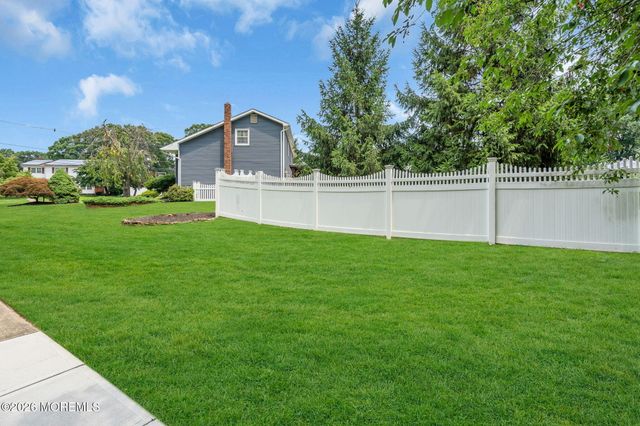 1 Meadowbrook Drive, Howell, NJ 07731