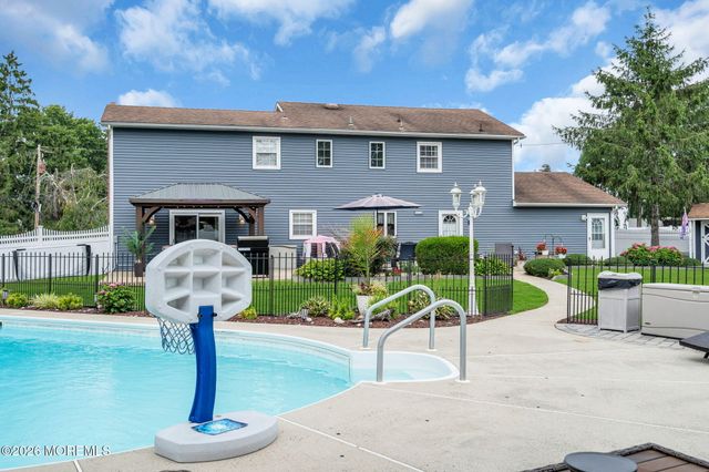 1 Meadowbrook Drive, Howell, NJ 07731