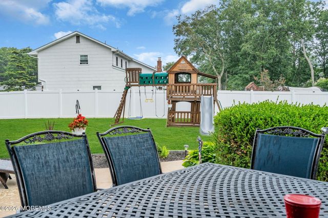 1 Meadowbrook Drive, Howell, NJ 07731