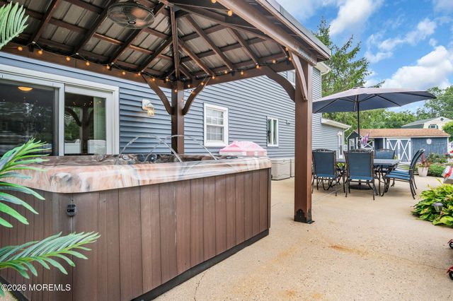 1 Meadowbrook Drive, Howell, NJ 07731