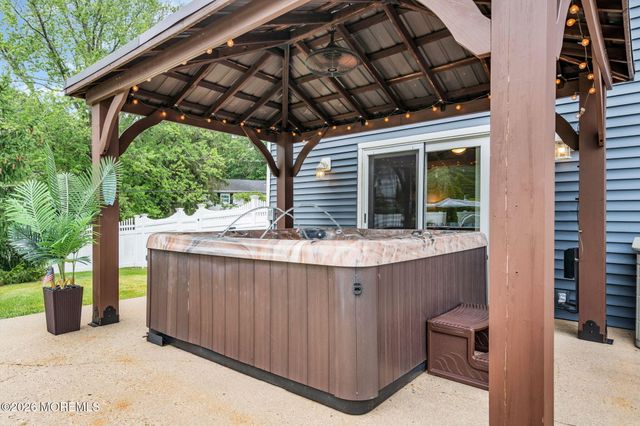 1 Meadowbrook Drive, Howell, NJ 07731